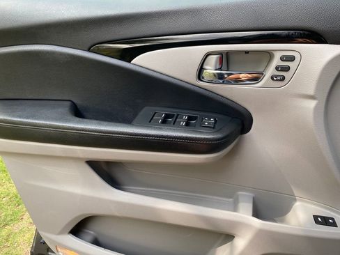 Used 2020 Honda Pilot Touring image 30