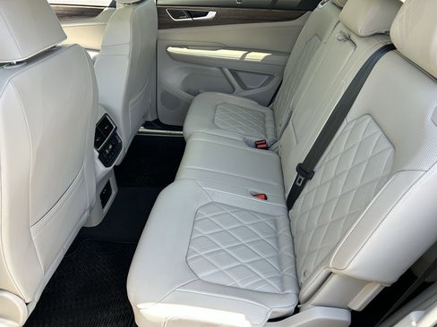 Used 2025 Volkswagen Atlas SEL Premium R-Line AWD/4WD image 15