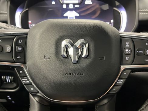 Used 2025 RAM 1500 Laramie w/ Advanced Safety Group II AWD/4WD image 15