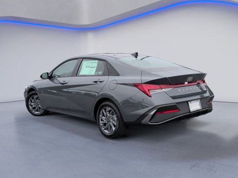 New 2026 Hyundai Elantra Blue image 9