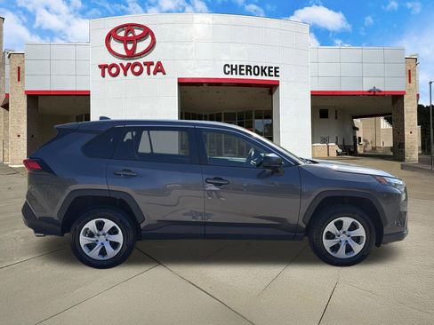 Used 2024 Toyota RAV4 LE image 4