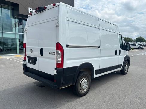 Used 2024 RAM ProMaster 2500 w/ Convenience Group FWD image 7