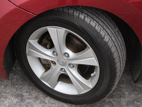 Used 2016 Hyundai Elantra Value Edition FWD image 17