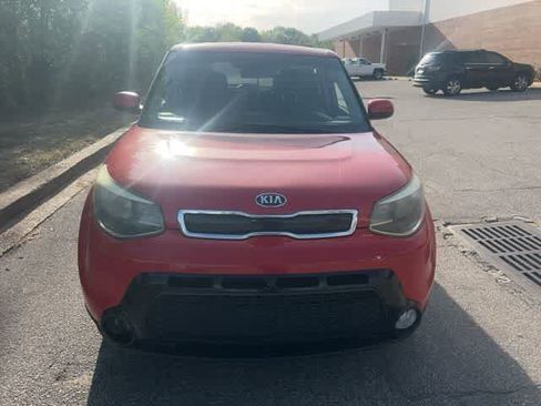 Used 2016 Kia Soul + image 3
