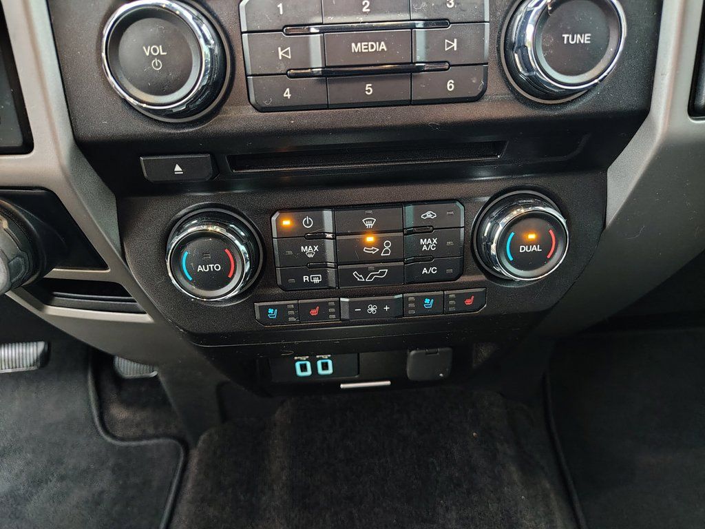 Used 2018 Ford F150 Lariat w/ Trailer Tow Package RWD image 30