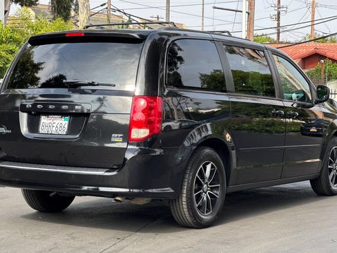 Used 2017 Dodge Grand Caravan GT FWD image 4