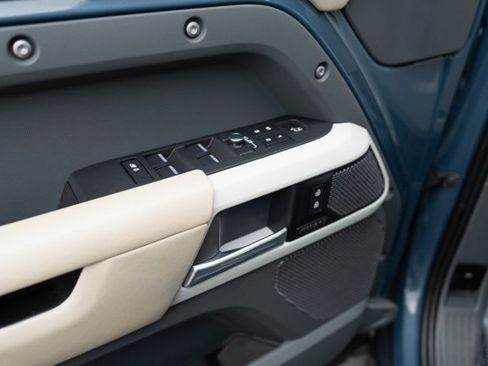 Used 2022 Land Rover Defender 110 X-Dynamic HSE image 28