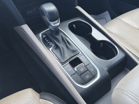 Used 2020 Hyundai Santa Fe SEL w/ Convenience + Premium Package FWD image 8