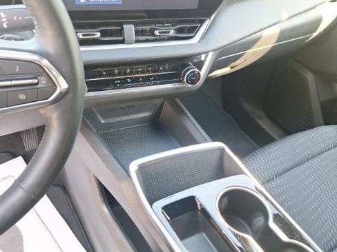 Used 2025 Chevrolet Equinox LT w/ Safety and Technology Package image 14