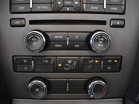 Used 2013 Ford Mustang Convertible image 22