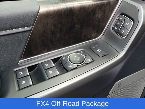 Used 2025 Ford F450 Lariat w/ Lariat Ultimate Package image 18