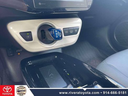 Used 2017 Toyota Prius Prime Premium FWD image 27