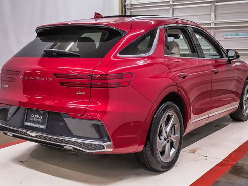 Certified 2026 Genesis GV70 2.5T Advanced AWD/4WD image 6