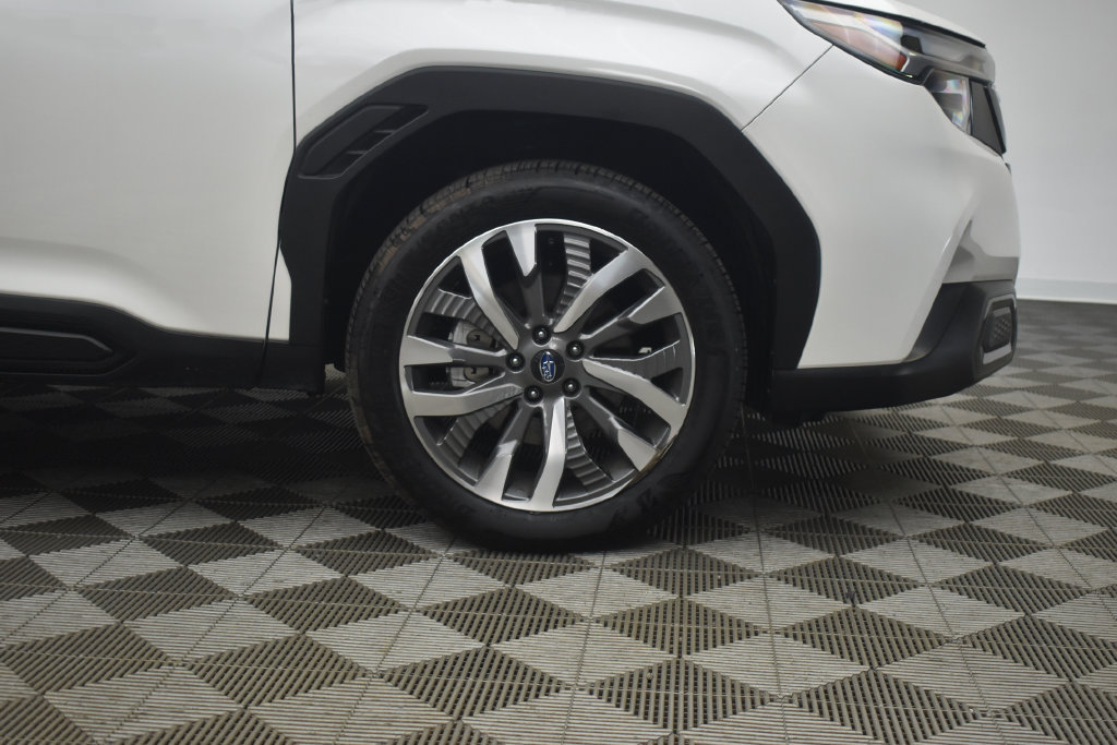 Used 2025 Subaru Forester Touring AWD/4WD image 28