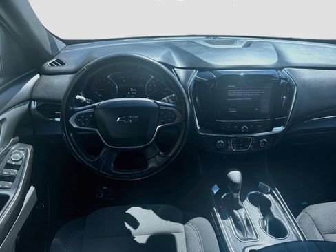 Used 2022 Chevrolet Traverse LT FWD image 18
