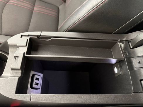 Used 2024 Chevrolet Equinox RS FWD image 31