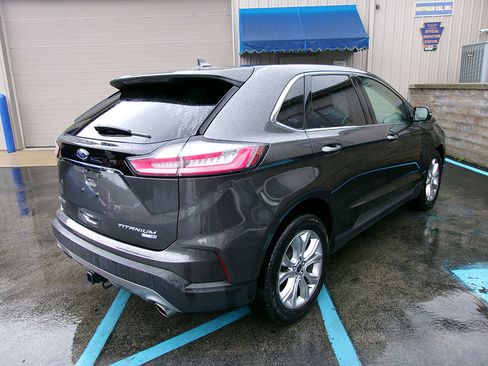 Used 2019 Ford Edge Titanium w/ Cold Weather Package image 8