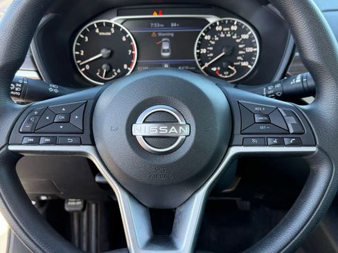 Used 2025 Nissan Altima 2.5 SV FWD image 15