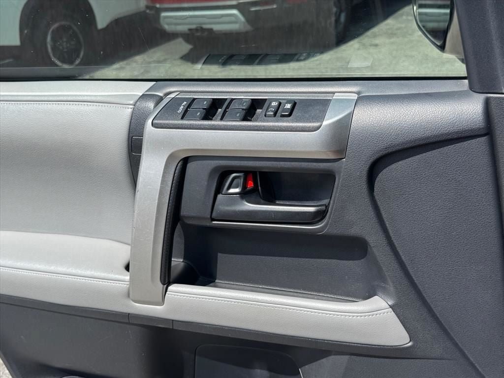 Used 2012 Toyota 4Runner SR5 w/ Premium Pkg AWD/4WD image 21