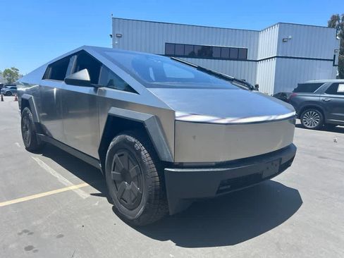 Used 2024 Tesla Cybertruck AWD Crew Cab image 2