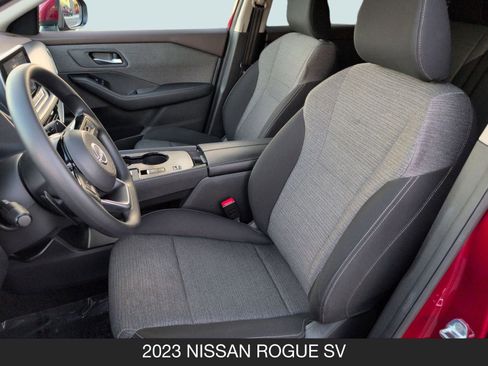 Used 2023 Nissan Rogue SV image 14