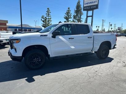 New 2026 Chevrolet Silverado 1500 Custom Trail Boss w/ LPO, Dark Essentials Package