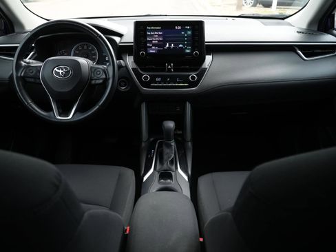 Used 2022 Toyota Corolla Cross LE w/ Moonroof Package FWD image 19