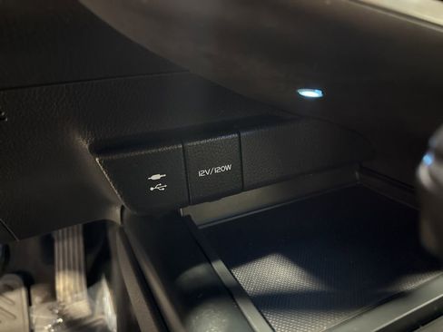 Used 2018 Toyota Camry XLE image 20