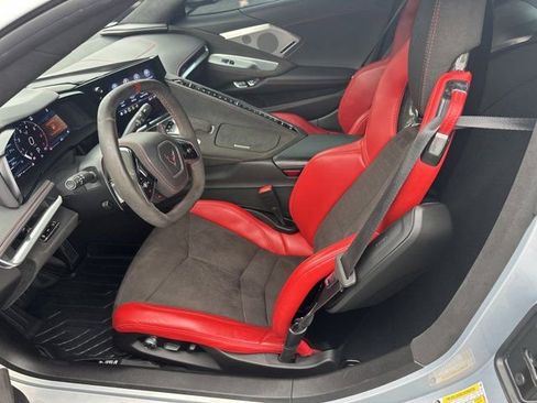 Used 2021 Chevrolet Corvette Stingray Premium Conv w/ Z51 Performance Package image 10