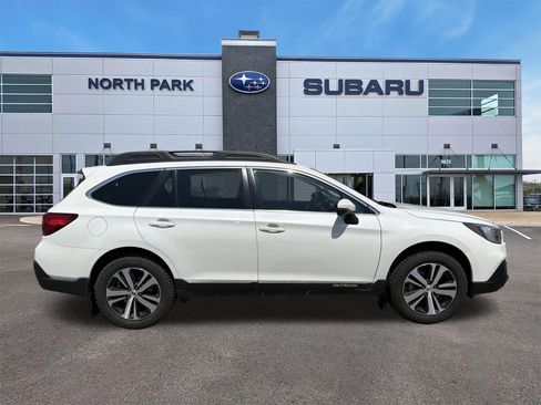 Used 2019 Subaru Outback 2.5i Limited AWD/4WD image 2