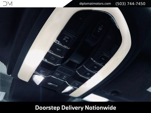 Used 2015 Porsche Cayenne Turbo AWD/4WD image 35