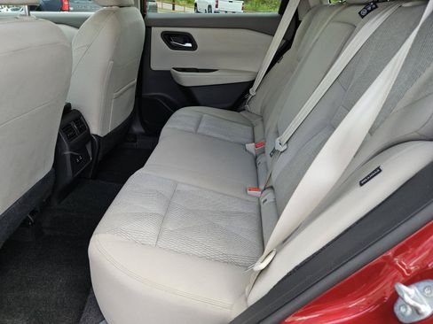 Used 2025 Nissan Rogue SV AWD/4WD image 29