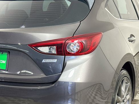 Used 2018 MAZDA MAZDA3 Grand Touring w/ Premium Equipment Package FWD image 34