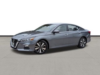 Used 2022 Nissan Altima 2.5 SV