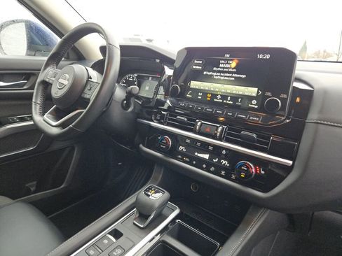 Used 2025 Nissan Pathfinder SL image 7