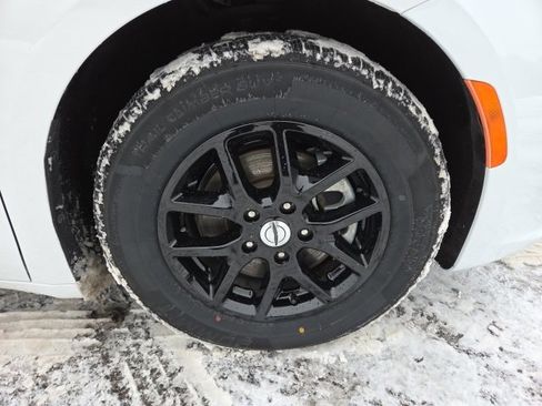 Used 2022 Chrysler Pacifica Touring-L image 62