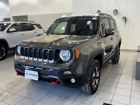 Used 2019 Jeep Renegade Trailhawk w/ Cold Weather Group II image 30