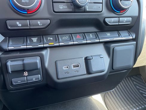 Used 2023 Chevrolet Silverado 2500 LT w/ Convenience Package image 14