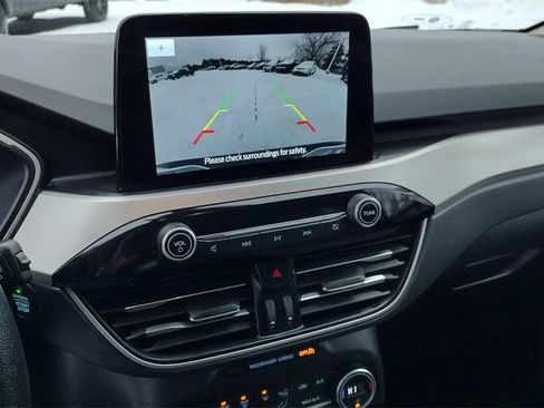 Certified 2020 Ford Escape SE image 12