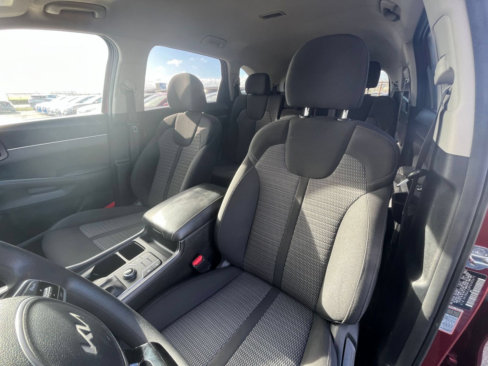 Used 2023 Kia Sorento LX FWD image 35