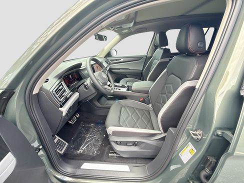 New 2026 Volkswagen Atlas Peak Edition image 15