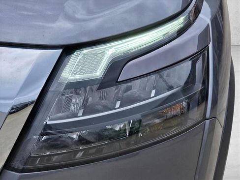 Used 2025 Nissan Pathfinder SV AWD/4WD image 9