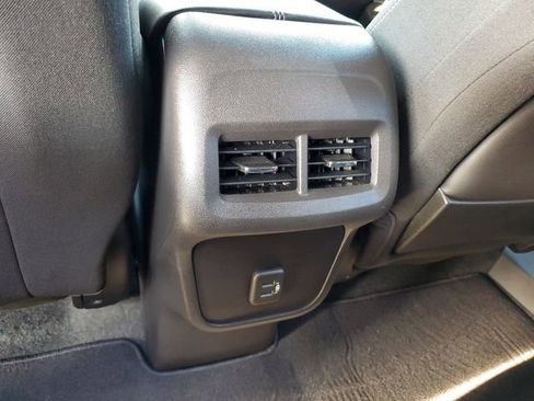 Used 2024 GMC Terrain SLE w/ Driver Convenience Package FWD image 15