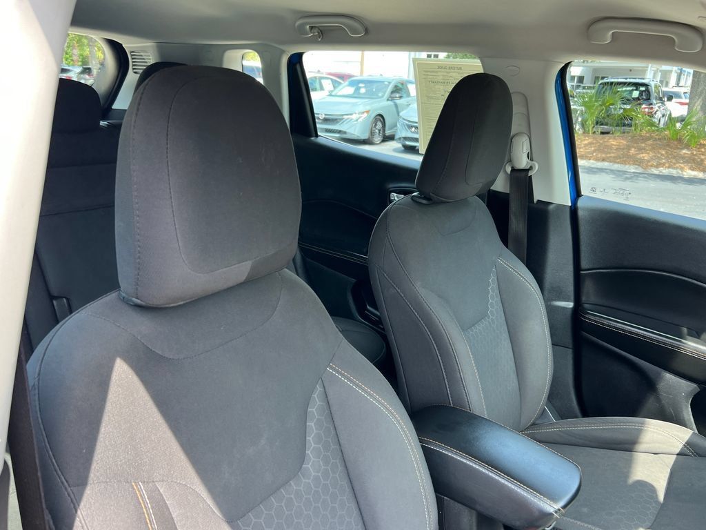 Used 2018 Jeep Compass Sport w/ Tech Group AWD/4WD image 18