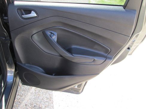 Used 2017 Ford Escape SE image 58