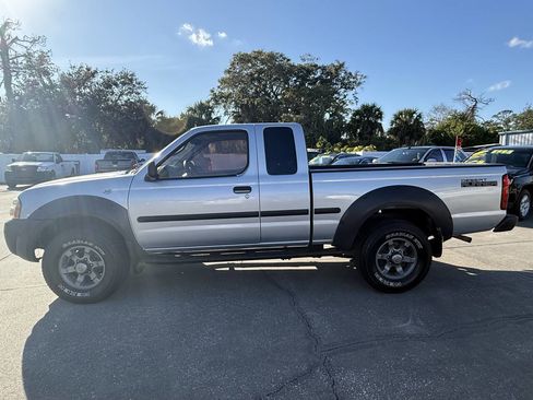Used 2002 Nissan Frontier XE image 5