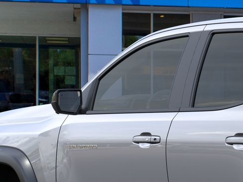 New 2026 Chevrolet Colorado ZR2 w/ Technology Package AWD/4WD image 12