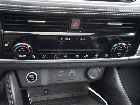 Used 2021 Nissan Rogue Platinum image 30