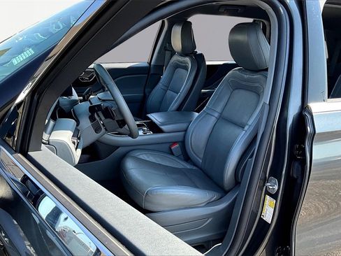 Used 2020 Lincoln Aviator Reserve image 25