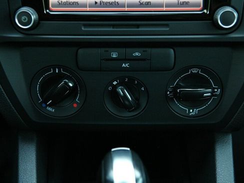 Used 2015 Volkswagen Jetta S FWD image 20